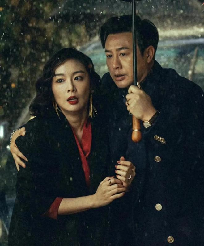 被偶遇穿两万多AJ逛夜市身形发福不少pg电子试玩平台49岁张颂文广东街头(图2)